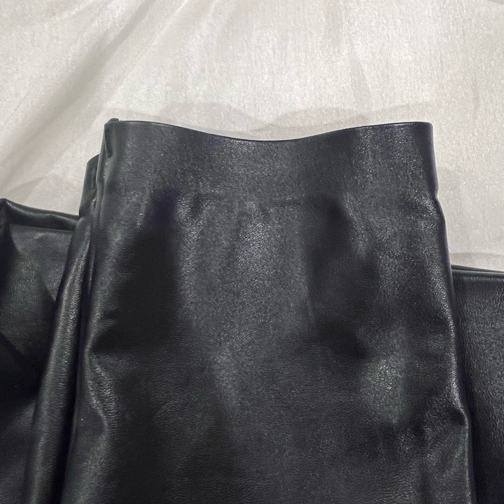 NWT HUE NAVY FAUX LEGGINGS - Picture 5 of 6